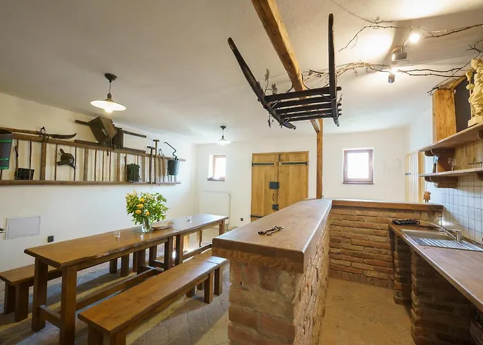 Pausram Apartment Pouzdrany