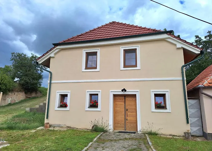 Pausram Apartment Pouzdrany